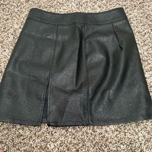 Lioness black mini skirt 🖤